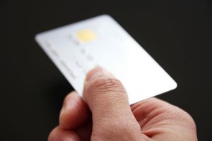 レストランンで支払いをする