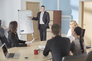「取り上げる」「引き受ける」「時間・場所をとる」などの意味で使える「take up」